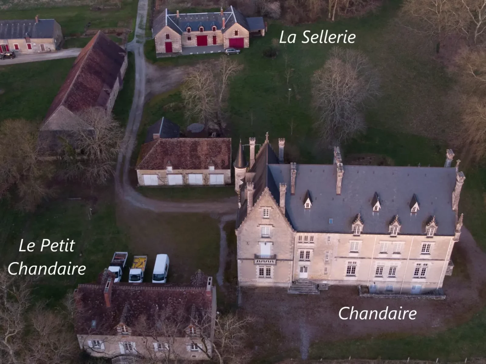 vue aerienne chateau de chandaire arthon